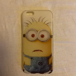 iPhone 6/6s mobilskal - Fint mobilskal på minion i bra skick. Spritas innan den skickas! 50kr + 12kr frakt ✨