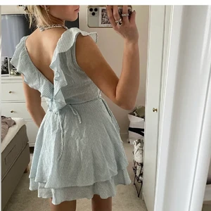 Lånad bild - super sötklänning! Slutsåld klänning från H&M