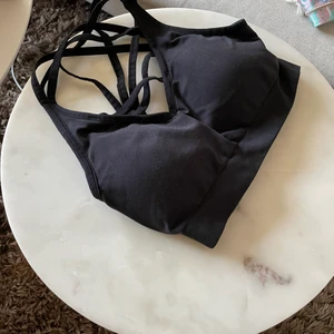ReebokTränings bh  - Snygg tränings bh från Reebok storlek S  🏋🏽‍♀️ köparen står för frakten 