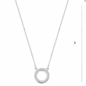 Edblad  - Halsband från Edblad 100 kr frakten ingår i priset mer info om halsbandet är på bild nummer 3