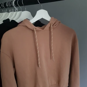 Beige magtröja - Aldrig använd fick i julklapp men har aldrig kommit till användning. Kostade 300