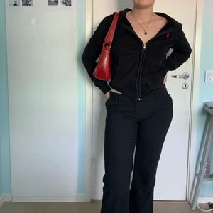 Ralph Lauren tjocktröja! - Ralph Lauren tjocktröja! Jag på bilden är S. Möts på söder annars står köparen för frakt på 66kr 💋💋