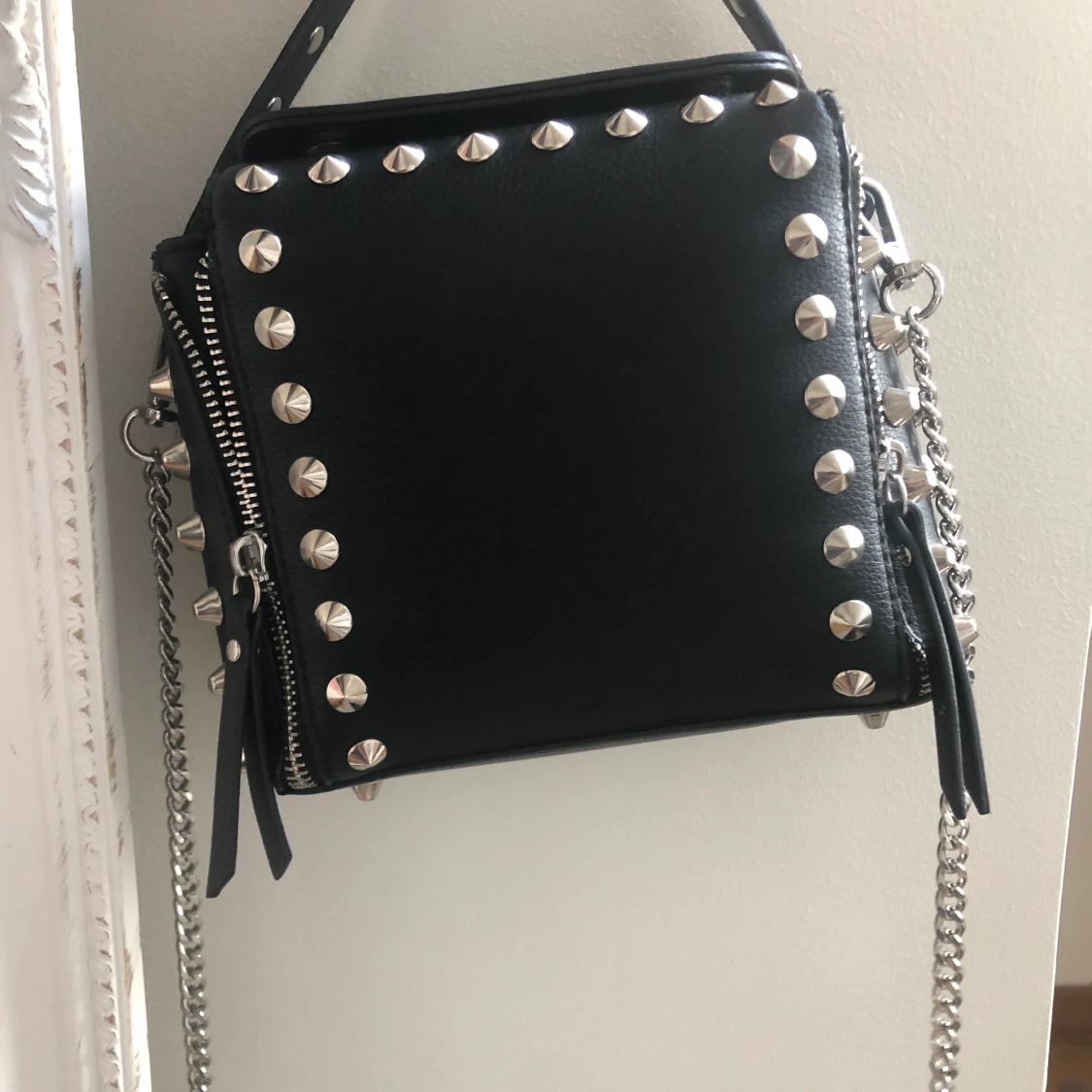 Zara väska med nitar - 90