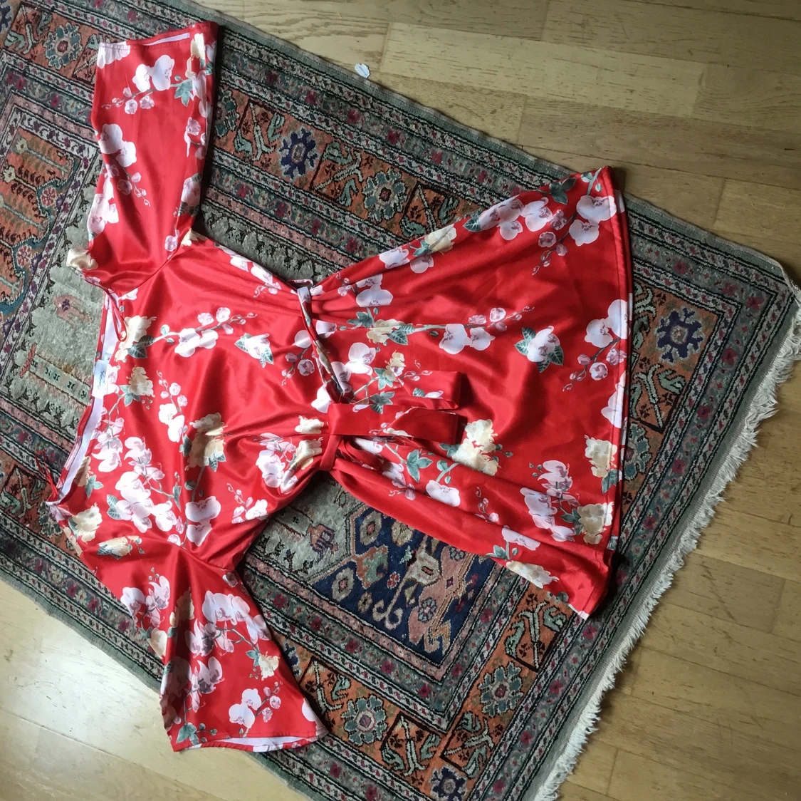 Off one shoulder summer klänning