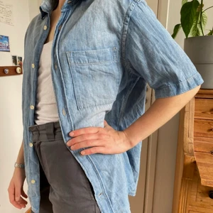 Denim  button up - Denim Burton up, fungerar båda öppet och knappat upp