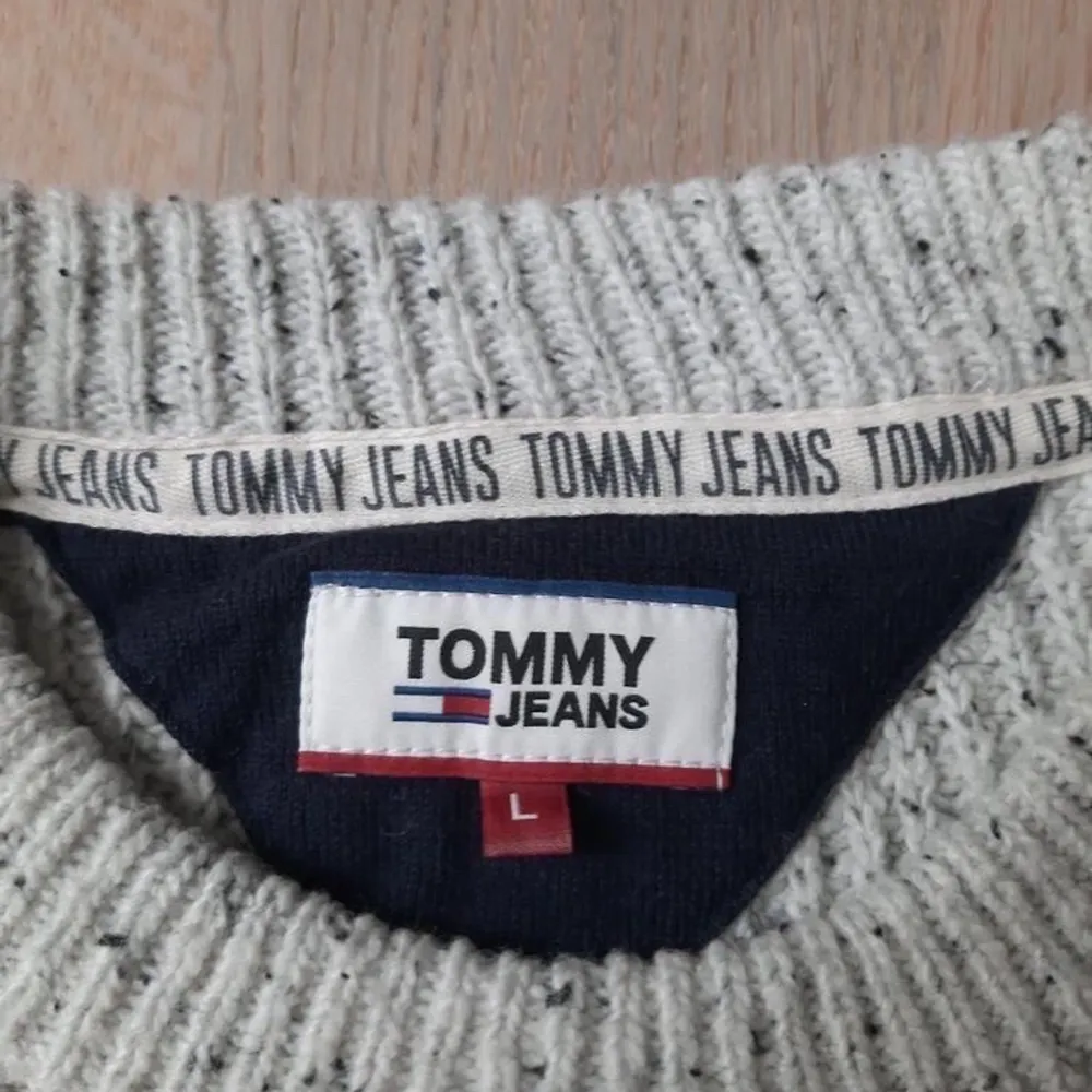 Tommy Hilfiger sweater. . Tröjor & Koftor.