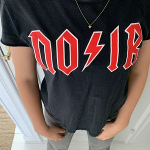 Cool t-shirt från neo noir - Cool t-shirt från märket neo noir, stl xs/s