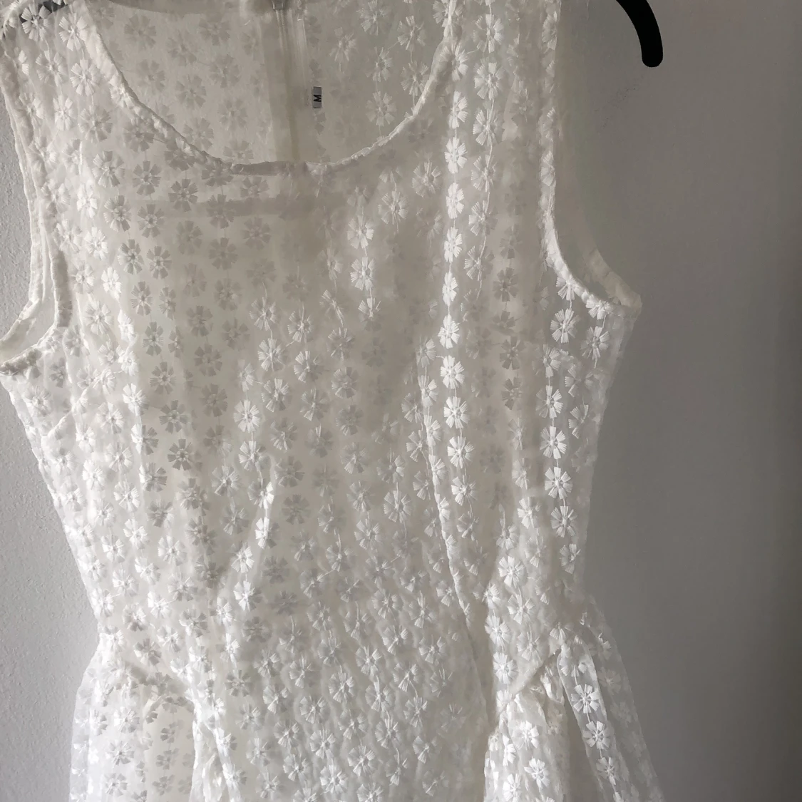 Vit sommarklänning, stl M - 90