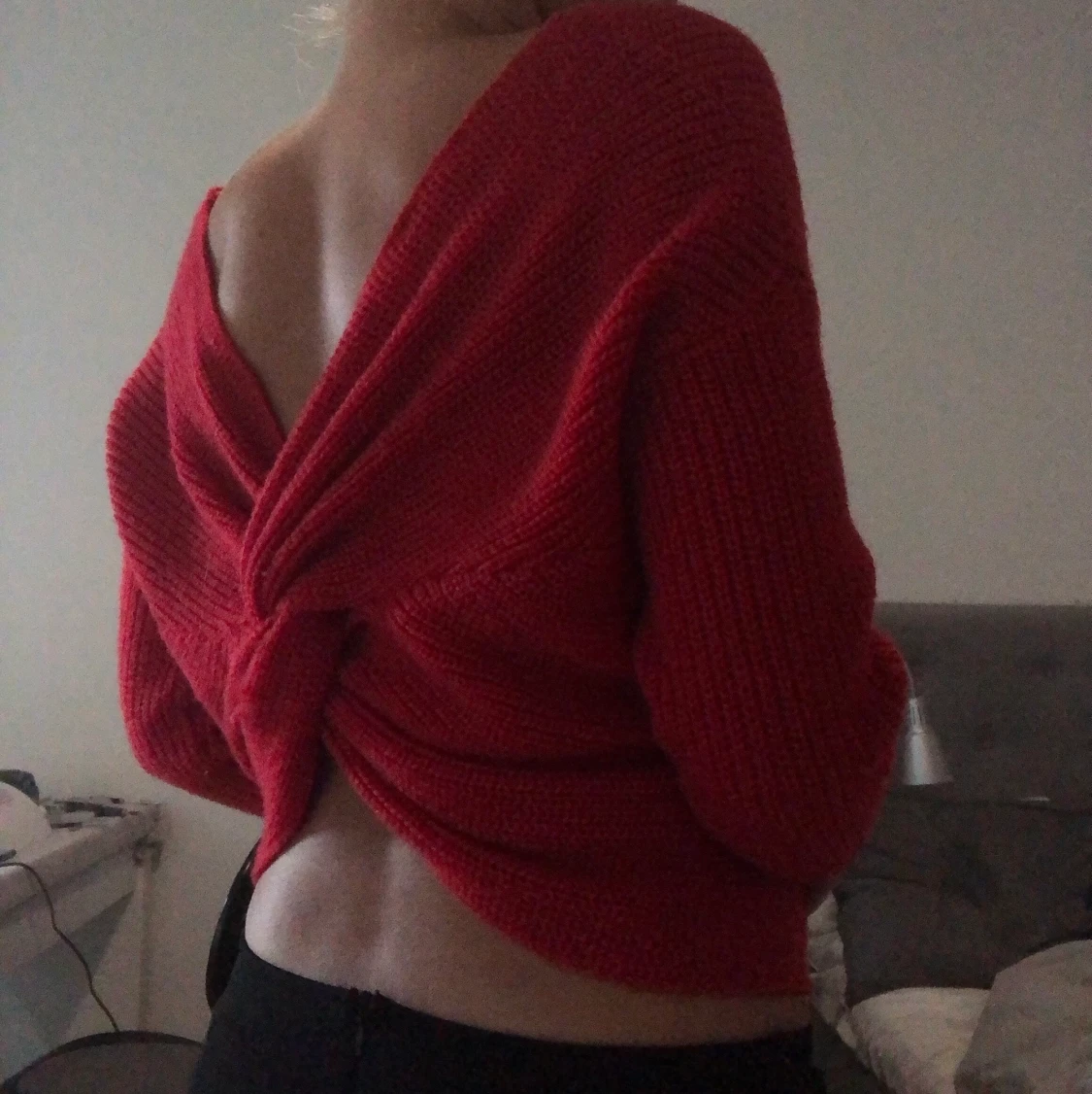 Stickad röd tröja XS