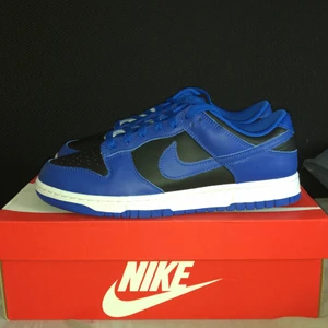 Dunk low hyper cobalt - Dunk low ”hyper cobalt” Size: 43 Pris 1200 +frakt, helt nya men smått smutsig sula ifrån fabrik.