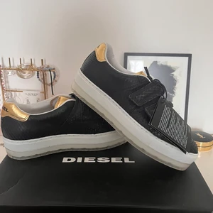 Helt nya disel skor - Helt oanvänd och jättefina Diselskor!! Säljer pga att de var lite för stora för mig! 