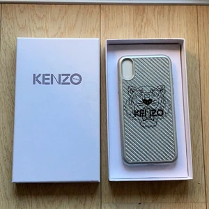 Kenzo skal iPhone X - Nyskick med låda till, kan mötas upp i Stockholm och posta men köparen står för frakt!