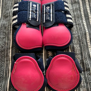 Benskydd  - Snygga benskydd som sitter bra runt benen, storlek M/cob 