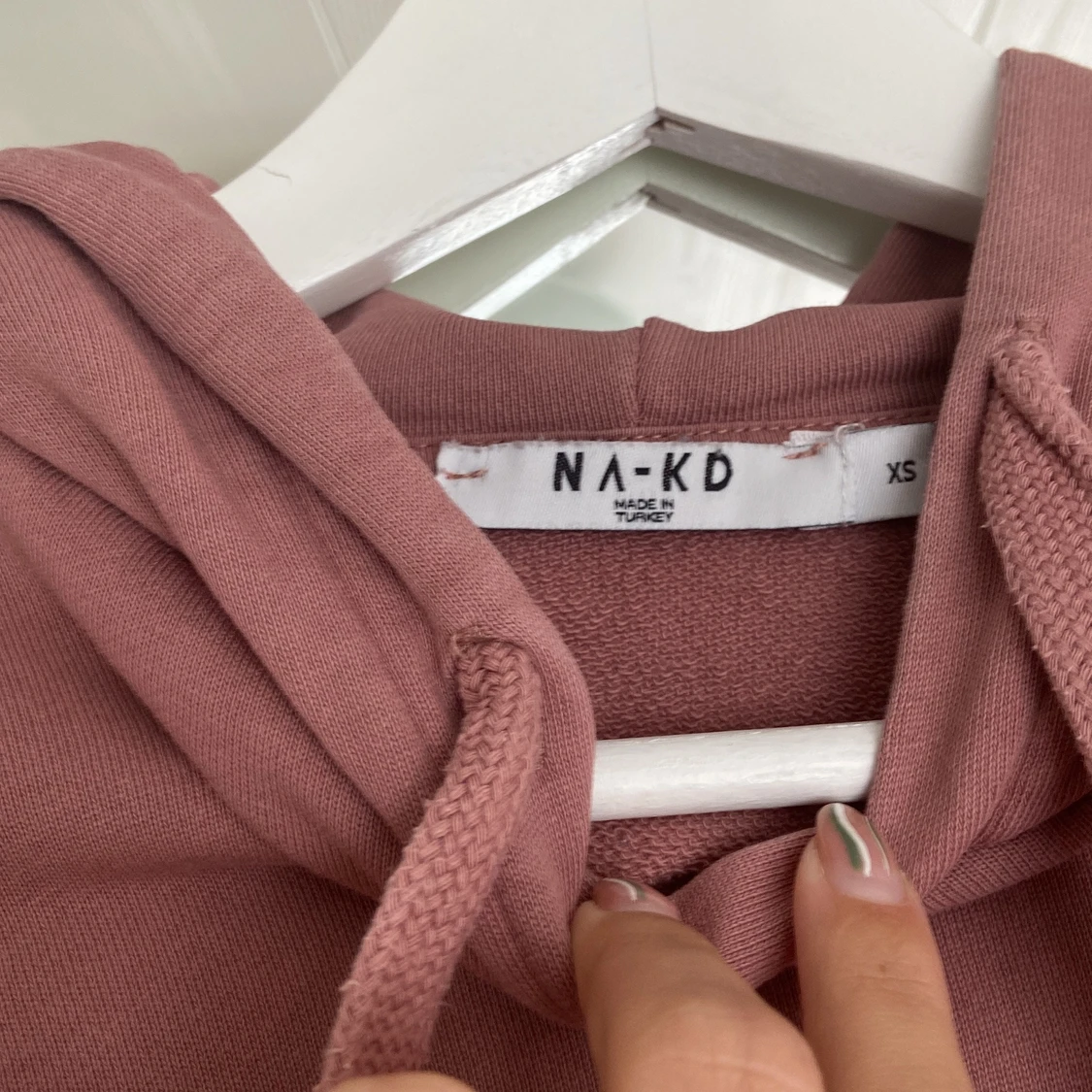 NA-KD hoodie. Pris kan diskuteras - 90