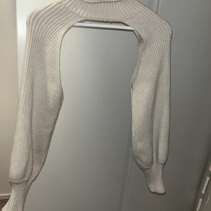 En tröja - Säljer denna tröja för endast 99kr🥰