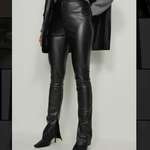 Skinnbyxor - Säljer dessa skinnbyxor från NAKD då jag inte längre använder dom. De är i bra skick och är köpta i höstas. Kan skicka föer bilder på hur de sitter osv vid intresse. Köparen står för frakten.