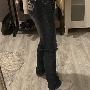 Victoria Beckham Jeans - Jättefina Victoria Beckham jeans i så bra skick!!! 