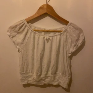 Tröja - Hela tröjan är stretch sig den är vi uppe finns det något recept