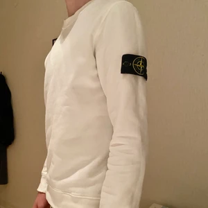 Stone Island Crewneck - Knappt använd, i nyskick.