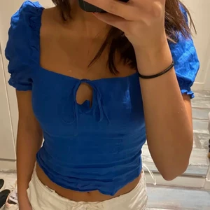 Blå linne topp - Blå topp i linne från Hm💞 Köpt på plick . storlek Xs men passar Small också