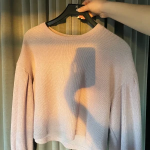 fin lila tröja - från hm💜 strl s, frakt tillkommer!!