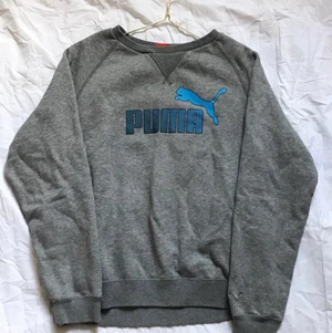 Sweatshirt - Puma tröja, finns att hämta upp i Stockholm, Hökarängen.                                                         Kontant eller swish👍