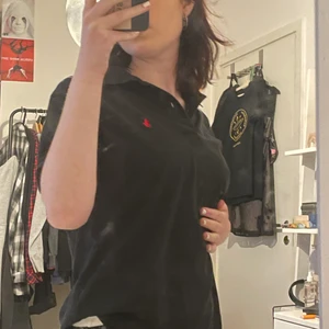 skjorta !  - säljer denna Ralph Lauren skjorta, jättesöt men lite för stor för mig! dm om ni har frågor ❤️