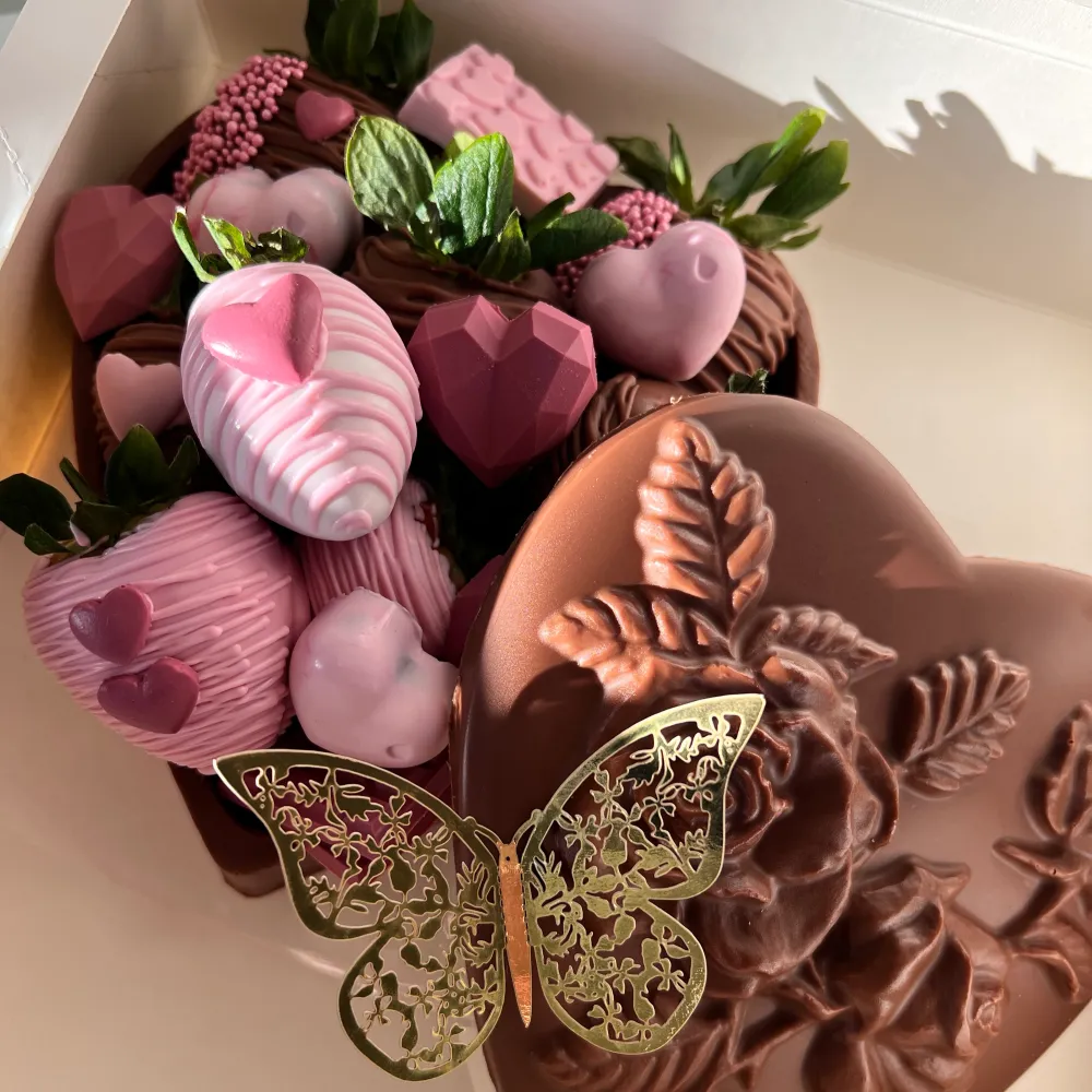 Choklad box   Heavenly sweets Malmö erbjuder chocolate covered treats  Beställ redan idag 💖 skicka ett PM om du vill veta mer   Beställningar görs via DM 💌 Instagram/Facebook Finns i📍 𝐌𝐚𝐥𝐦ö  Länk 👇🏻 https://bio.site/89WQAt. Övrigt.
