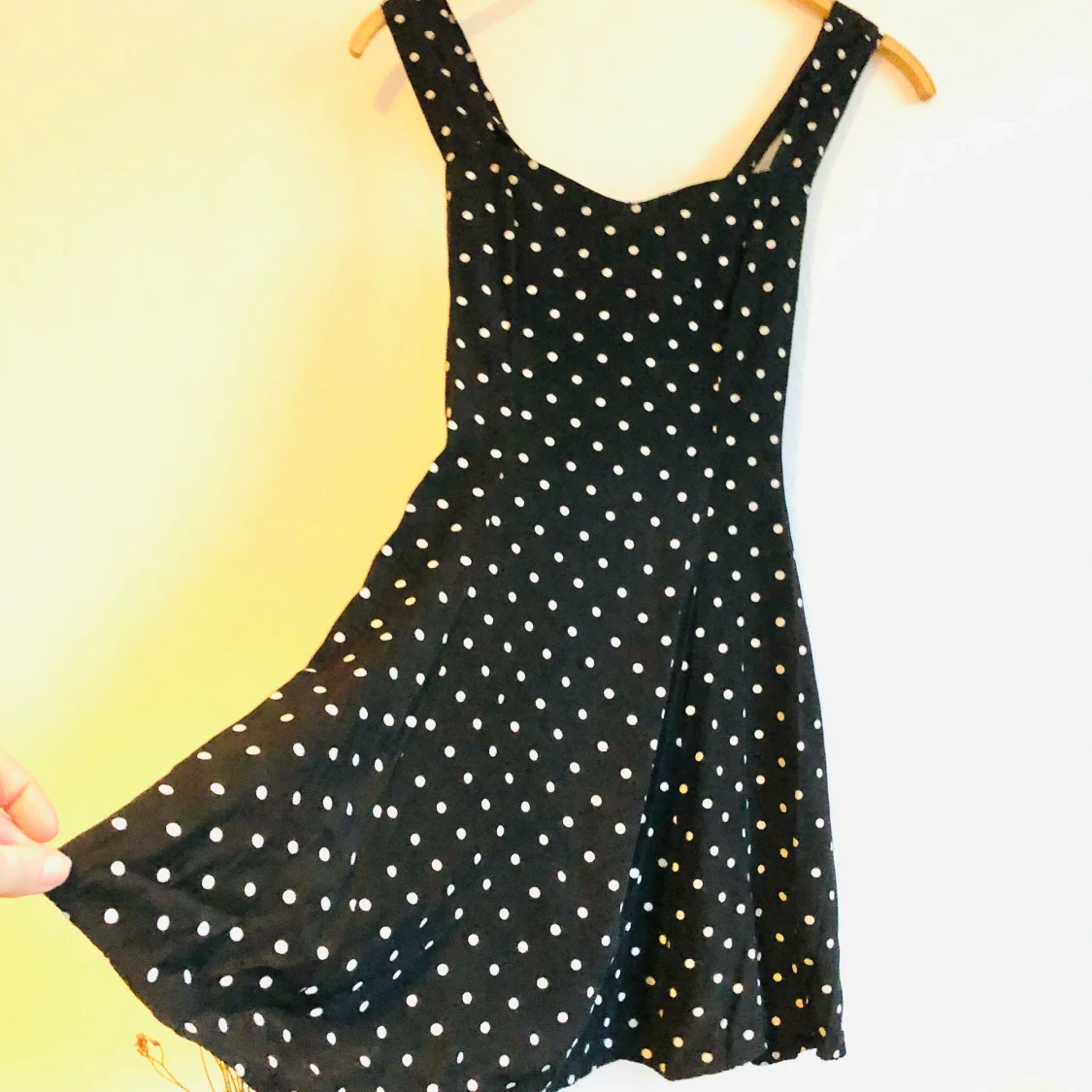 Svart klänning med vita prickar! 
