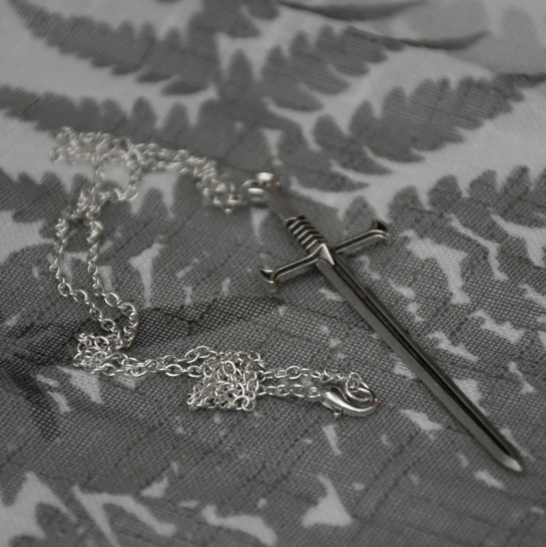 Halsband svärd - 90