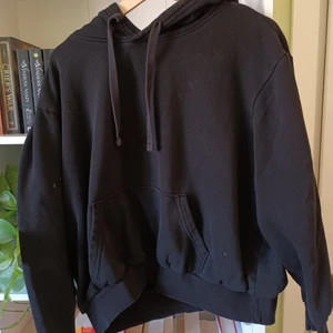 Svart hoodie - Bra skick