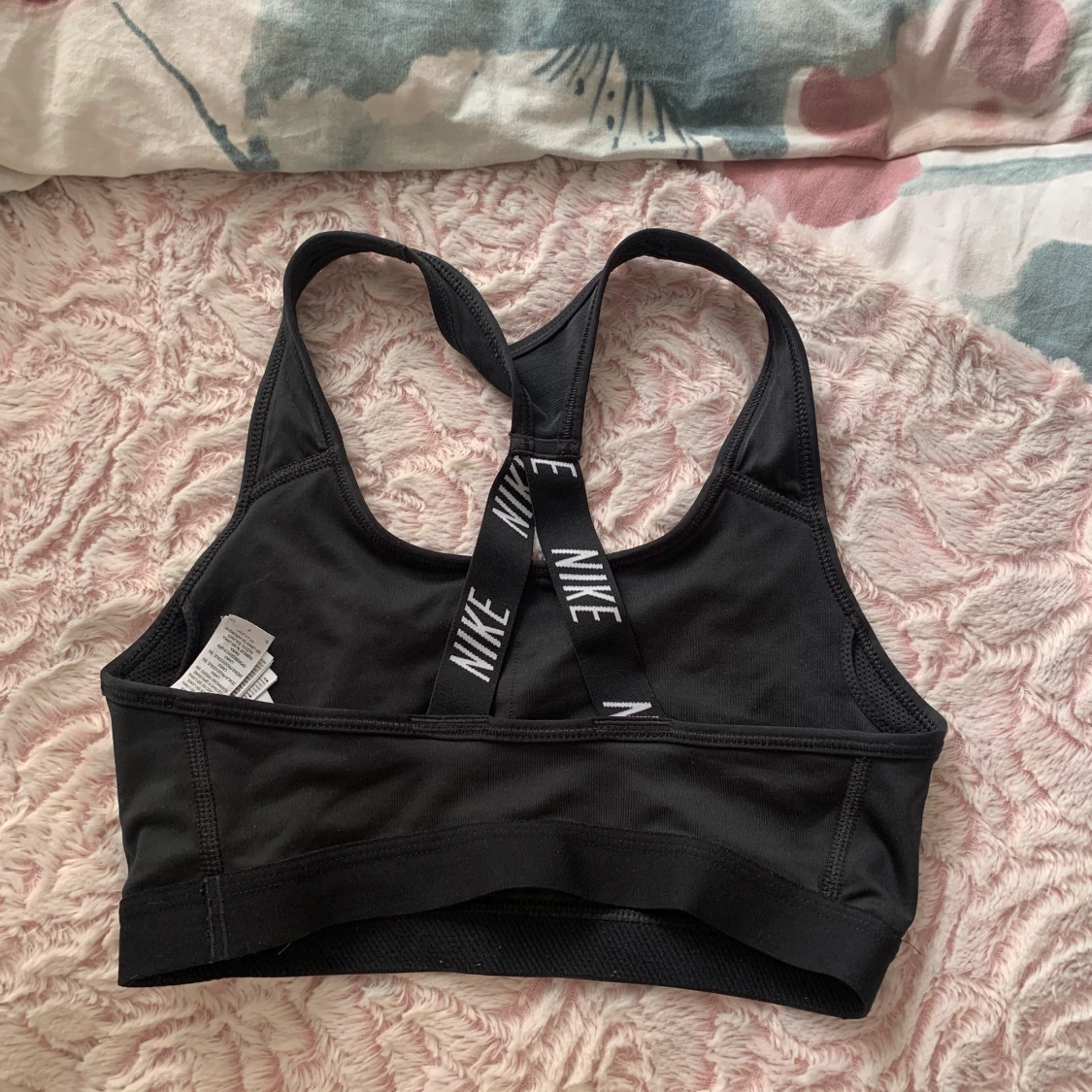 Sport bh Nike  - 90