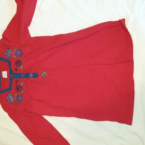 Röd barnklänning polarn o pyret - Röd barnklänning polarn o pyret