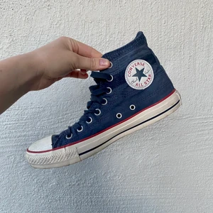 Unika converse! - Unika converse i begagnat men bra skick! Inte särskilt mycket använda. Köpare står för frakt❤️