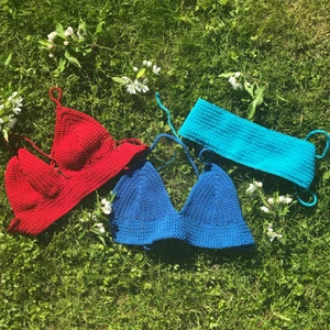 Specialbeställningar på egenvirkad toppar - Nu börjar sommarn titta förbi och vad passar inte bättre än att fräscha upp sin sommargaderob med lite nya somriga toppar🌸😆🤪💕.  Jag har börjat virka dessa toppar i två olika modeller som nu ligger ute på vår sida🌸, men man kan även få en specialbeställning. Om du är intresserad av en sådan kontakta mig privat för mer info om kostnad,storlek osv..🌸🌸🌸. OBS: Det är inte säkert att jag kan göra dessa toppar till alla, så det är först till kvarn som gäller!! 