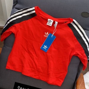 Adidas T-shirt  - Magtröja 