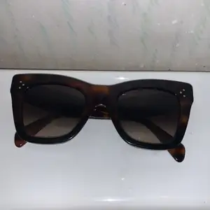 Riktiga Celine glasögon/made in Italy 