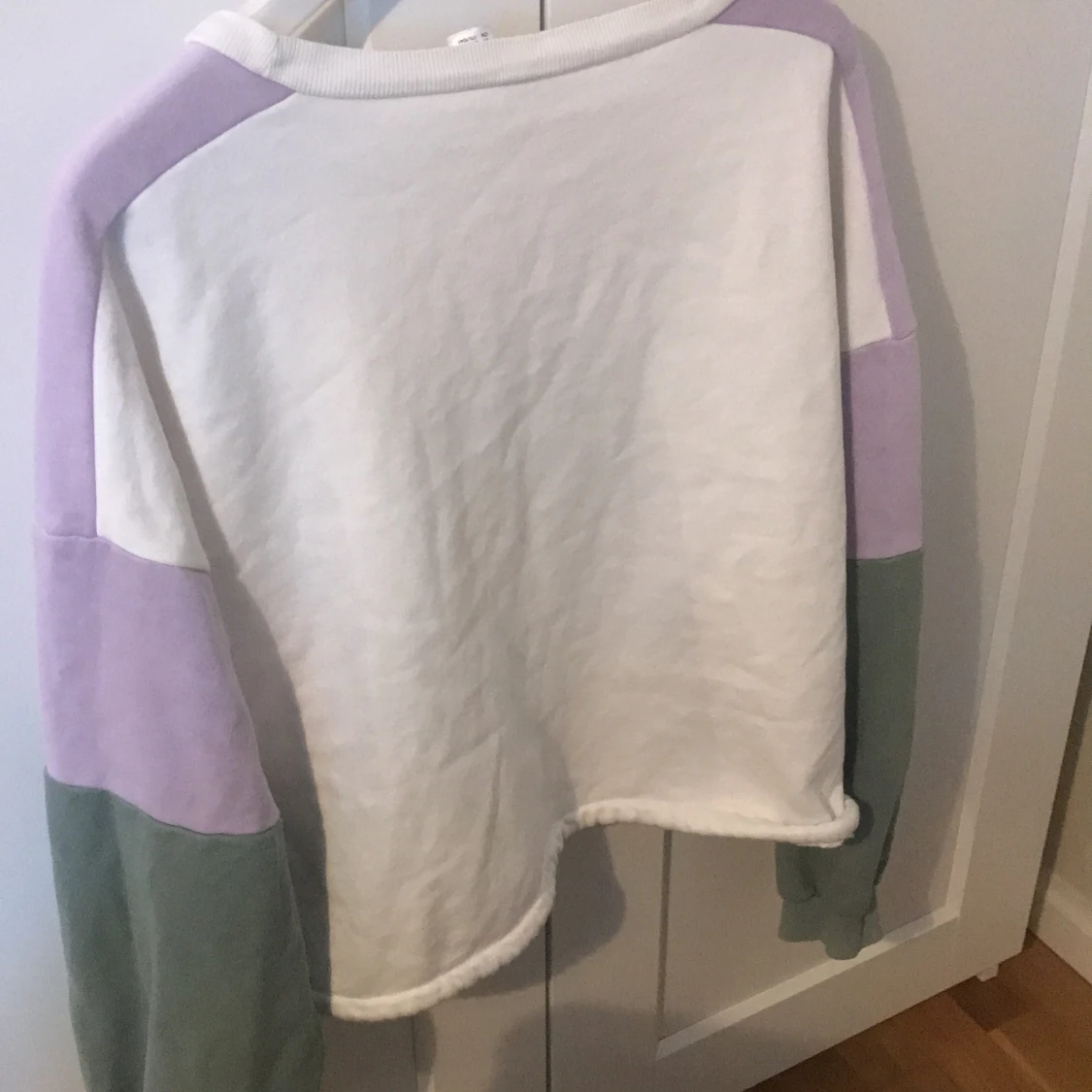 Skön enkel oversized sweatshirt, storlek L. Från H&M - 90