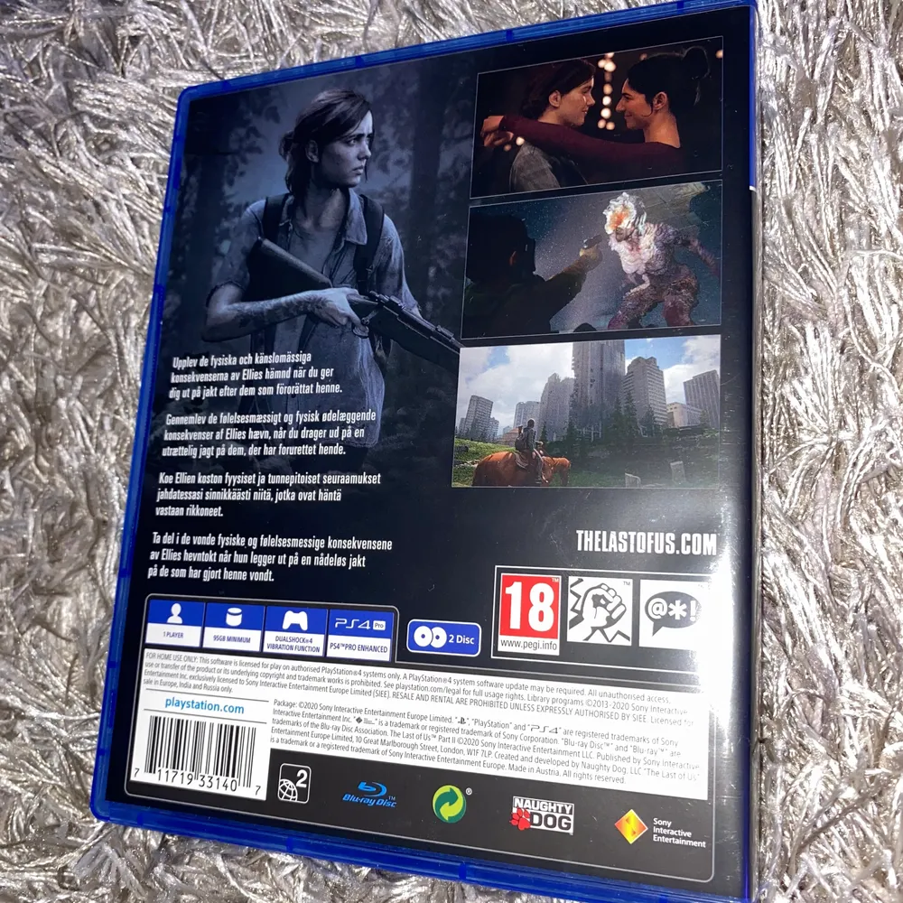 The Last Of Us Part II spel för PS4, endast spelat en gång, köpt för 650kr. Säljer då jag inte använder PS4 längre. Super bra skick. Betalning swish. Frakt ingår ej. Övrigt.