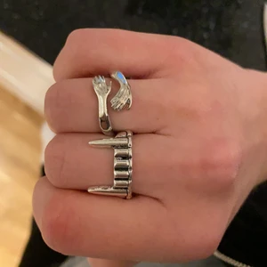 Ringar - Säljer två superfina silverringar för 100kr styck eller 150kr tillsammans 💕