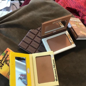 the balm take home the bronzero bahama mama - nästan nyskick bara använd  för att testa färgen då dem var en gåva men är för vit för att använda dem🦋☮️💖 
