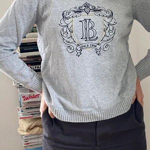 Grå stickad tröja  - Tröja från Bondelid, sparsamt använd🤠🦋 