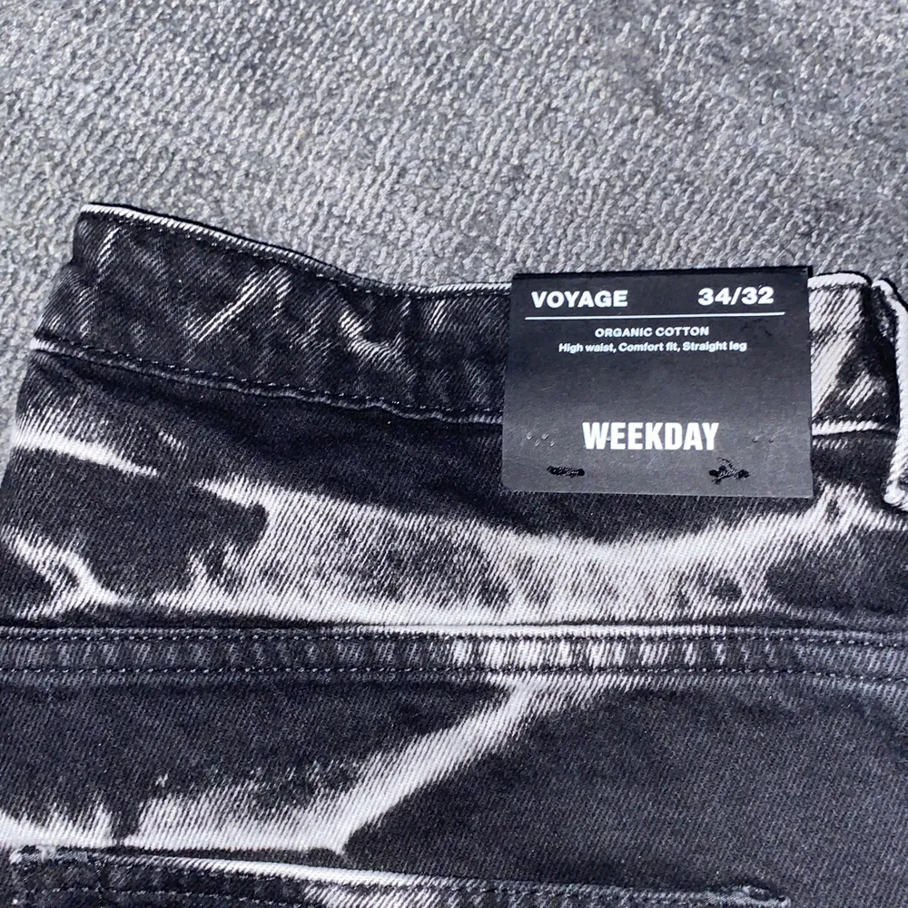 Jeans från weekday alldrig använda tar bud från 300❤️. Jeans & Byxor.
