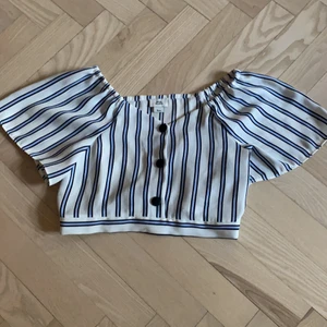 Randig boho topp från river island - Gullig randig boho topp från river island. Är i bra skick. Köpare står för frakt 🍀