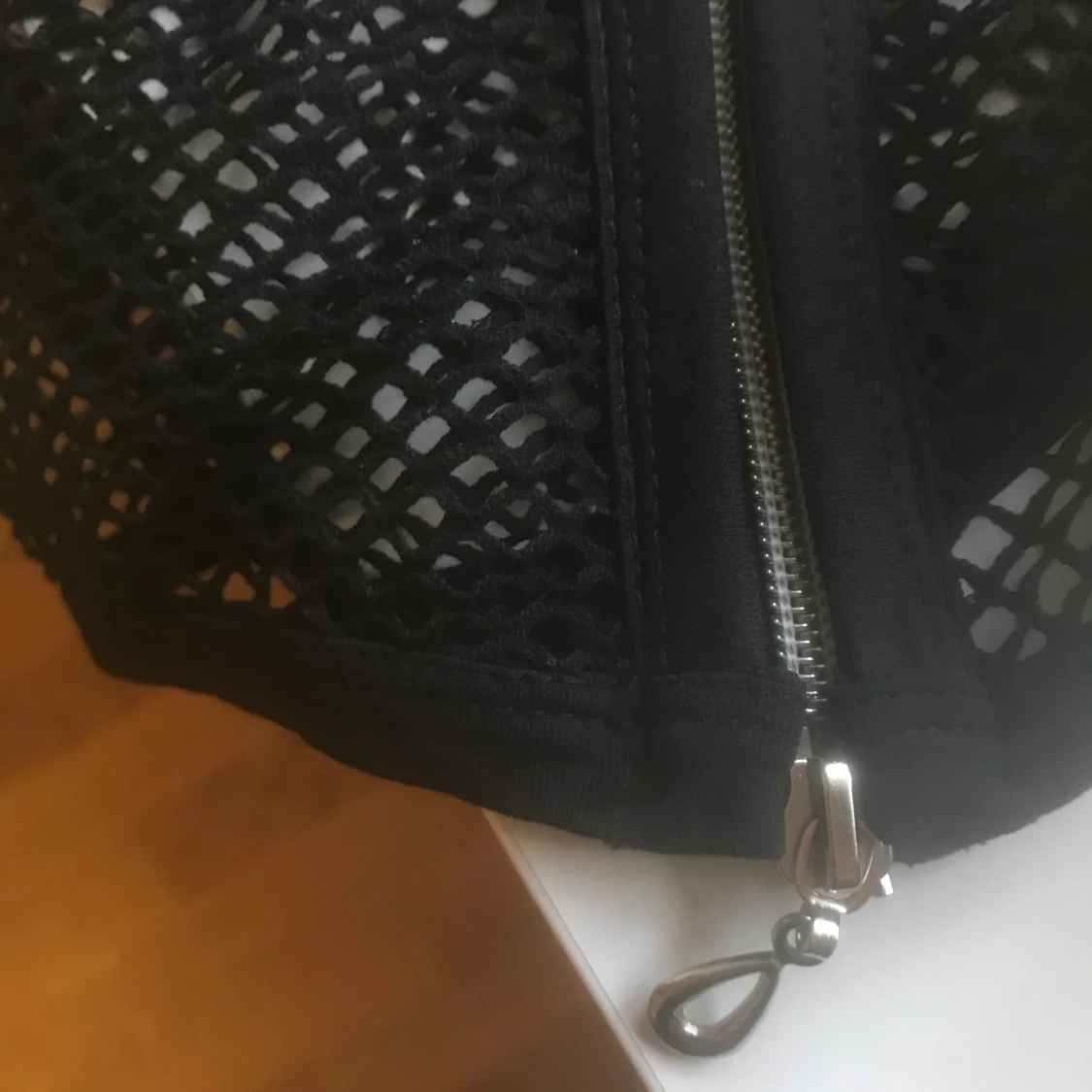 Sexig svart topp i nät - 91