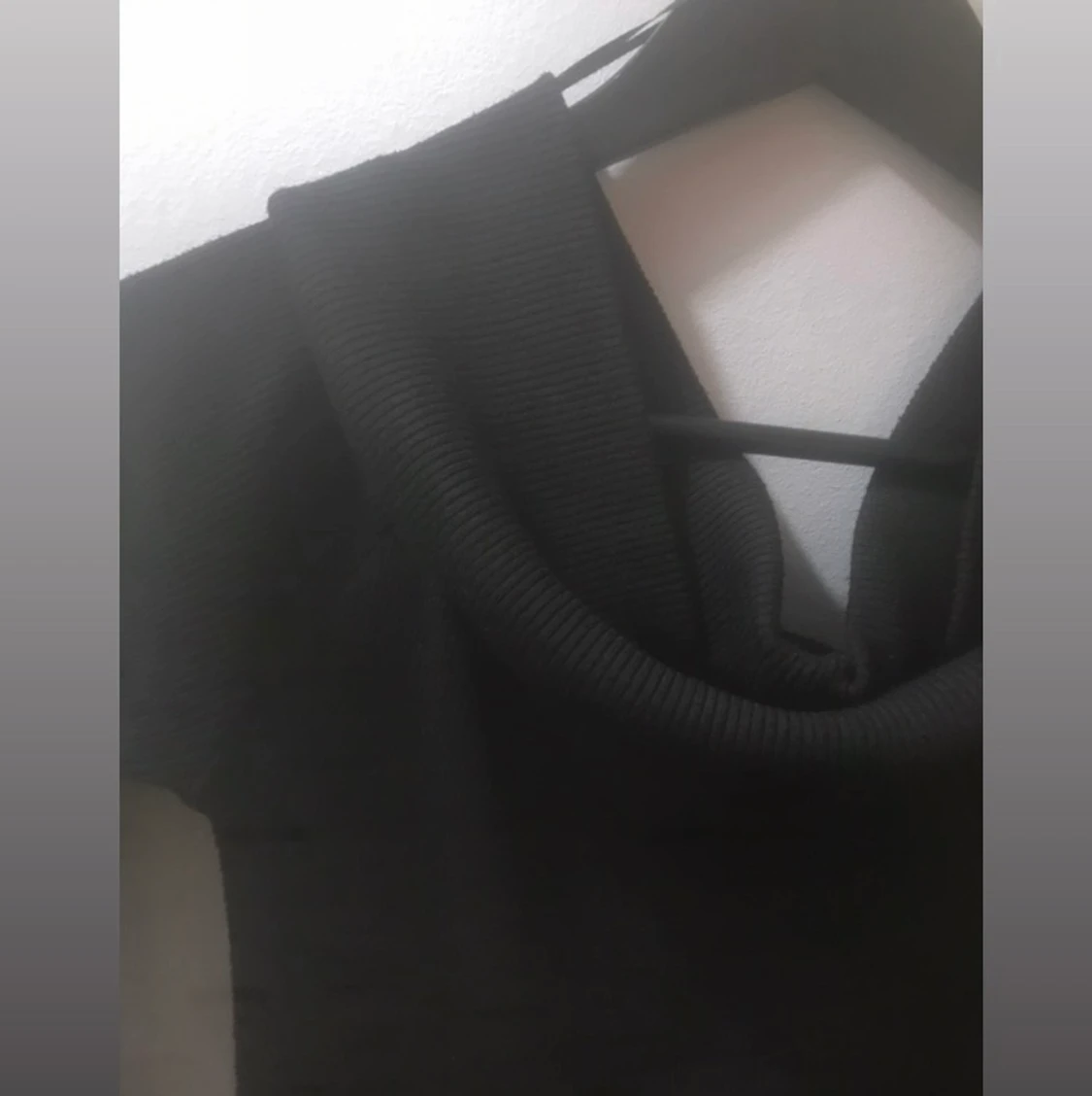 Svart off shoulders tröja - 91