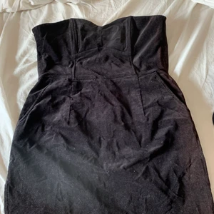 Manchester klänning  - Storlek 38 aldrig använd köpte på sellpy men fick aldrig användning av den