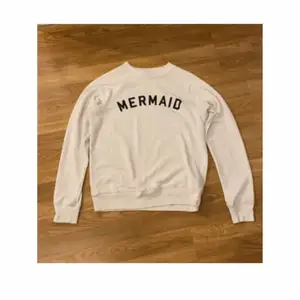 Sweatshirt med text mirmade som köptes i London