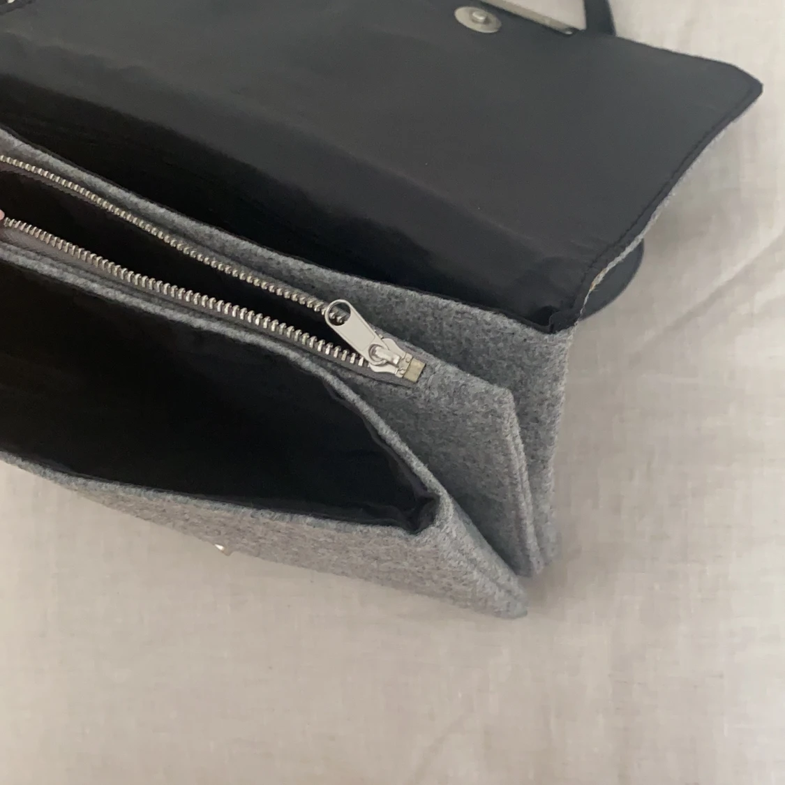 Oanvänd handväska  - 91