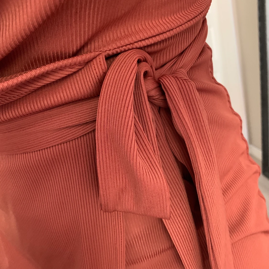 Röd brun klänning  - 91